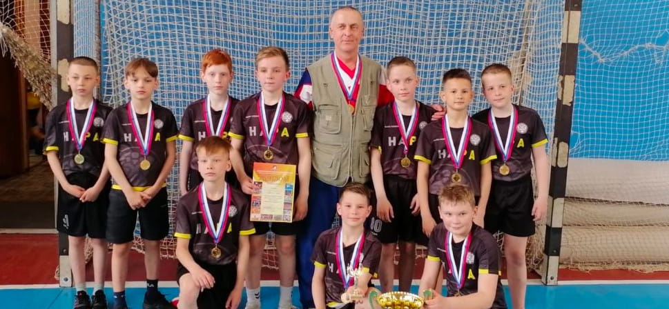 Играй, страна! Евгений Константинов: "Учителя не заинтересованы, чтобы дети ходили в спортшколы…"