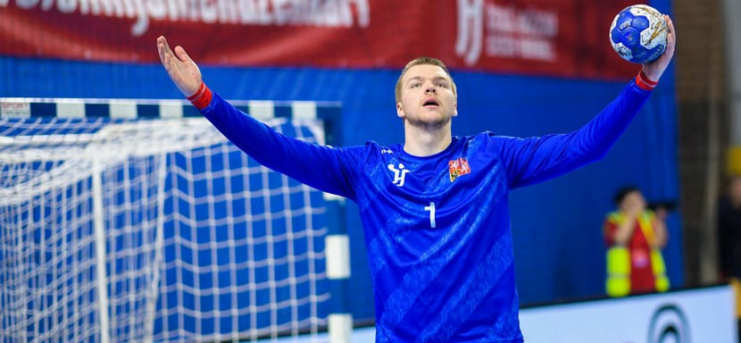 Вратарь Томаш Мрква — лучший гандболист Чехии сезона-2022/23. Полусредняя Маркета Ержабкова выиграла звание у женщин