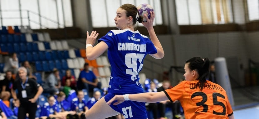 В женской высшей лиге состоялась одна игра: "Лада-2" дома была сильнее "Уфы-Алисы"