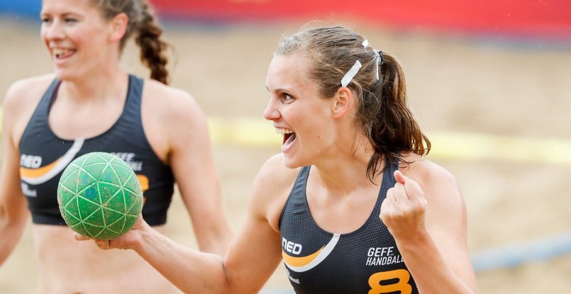 Пляжный гандбол. Сборная Голландии победила команду Хорватии и выиграла бронзовые медали женского чемпионата Европы