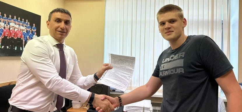 Победители первенства России U-16 в составе "Академии гандбола" Денис Николенко и Кирилл Бондаренко будут выступать в системе СКИФа