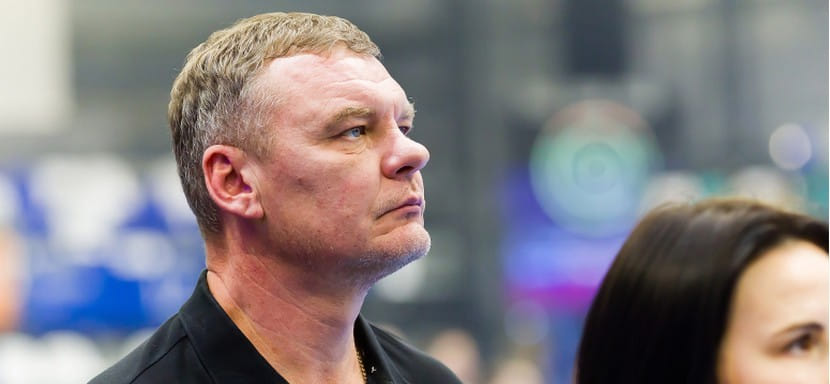 Высшая лига. Александр Бурмистров: "Матчи в Брянске стали настоящим холодным душем для команды, доказав, что расслабляться нельзя"