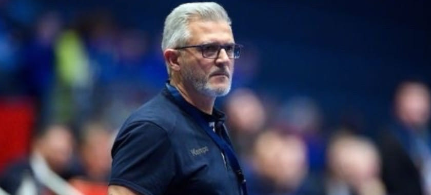 "Они не могут играть на высоком уровне, им всё равно на то, улучшат ли они свою игру". Двух игроков "Динамо" оштрафовали за лишний вес