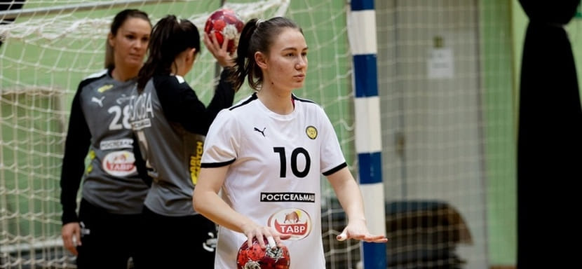Линейная "Ростов-Дона-2" Виолетта Афанасьева: "Возможность сыграть с гандболистками на уровень выше дорогого стоит. Мои ожидания оправдались"