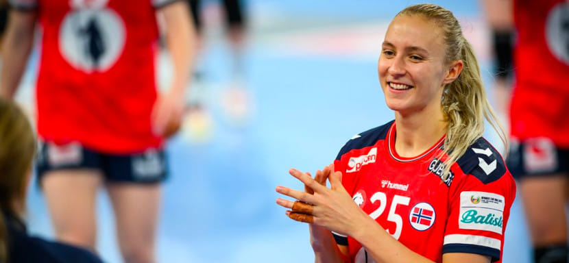 ЧЕ-2022. Норвежская полусредняя Хенню Рейстад названа самым ценным игроком турнира. В сборной всех звёзд представительницы 6 стран