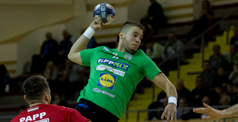 Венгрия. В пятницу состоялись два матча мужского чемпионата. "Ференцварош" добился седьмой победы