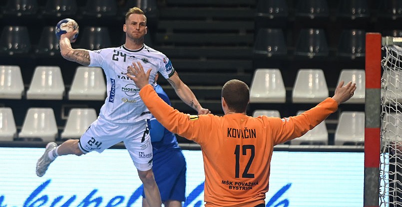 Полусредний Мариан Фодорян и левый крайний Мартин Страновски покинули словацкий "Татран"