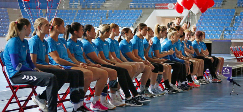 2 сентября. Прямая трансляция матча женской Суперлиги. "Астраханочка" — "Лада" (Тольятти). Начало встречи в 17.30 (мск) (ВИДЕО)