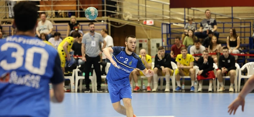 Olimpbet Суперлига. Омский "Скиф" в концовке домашней встречи утешительного турнира вырвал победу у саратовских "аграриев"