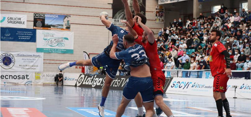 Испания. "Кангас" прервал четырехматчевую серию поражений в чемпионате, сыграв вничью с "Уэской"