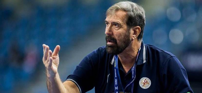 62-летний балканский специалист Веселин Вуйович продлил контракт с мужской сборной Ирана и возглавил местный клуб "Сепахан"