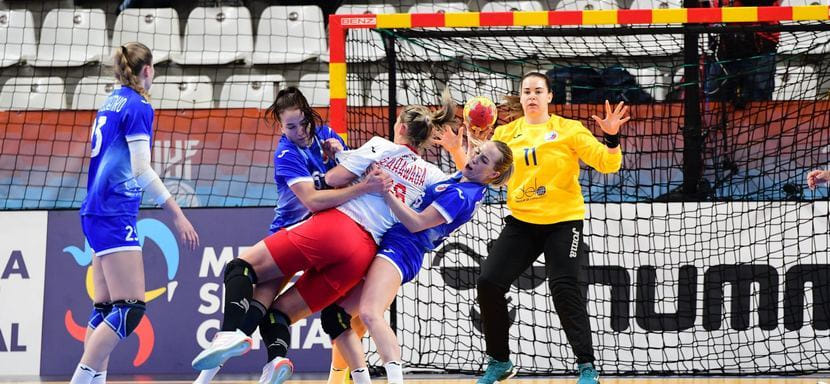 ЧЕ-2022. Польская федерация не видит возможности найти даты для проведения перенесенных матчей с россиянками на нейтральной площадке