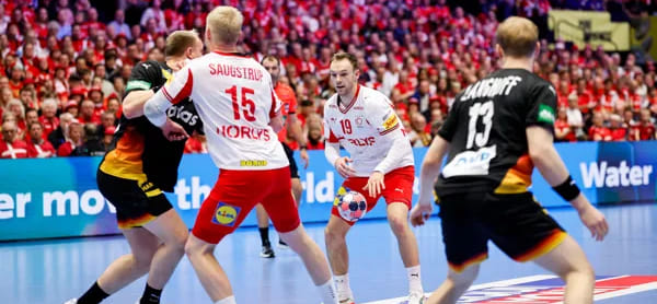 Дания и Германия разыграют в воскресенье в Хернинге титул чемпиона Европы среди мужских команд, Исландия и Хорватия поспорят за бронзу