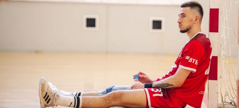 "Пенальти раньше бросал только в молодёжке". Дмитрий Фролов — про 20 голов Чехову и возвращение в Белгород