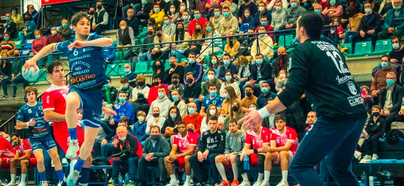 Бундеслига. Официально. Испанский левый крайний Даниэль Фернандес пополнит состав "Штутгарта". Команду покинет Александр Шульце