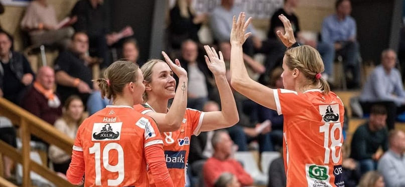 Дания. 11 мячей Лоис Аббинг в ворота "Эсбьерга" вывели "Оденсе" в финал чемпионата. "Виборг" и "Хернинг-Икаст" сыграют третий матч