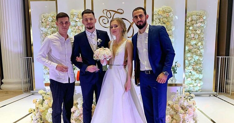 Игрок сборной России по пляжному гандболу Герман Манукол женился. Редакция БЦ поздравляет молодую пару!