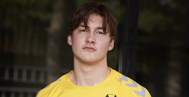 Швейцарский "Винтертур" подписал контракт с голкипером "Базеля" Деннисом Випфом