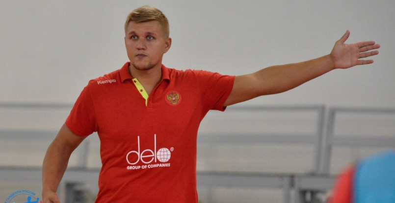 Валентин Бузмаков: "Парни начинают серьезнее относиться к профессии. Они уже не дети"