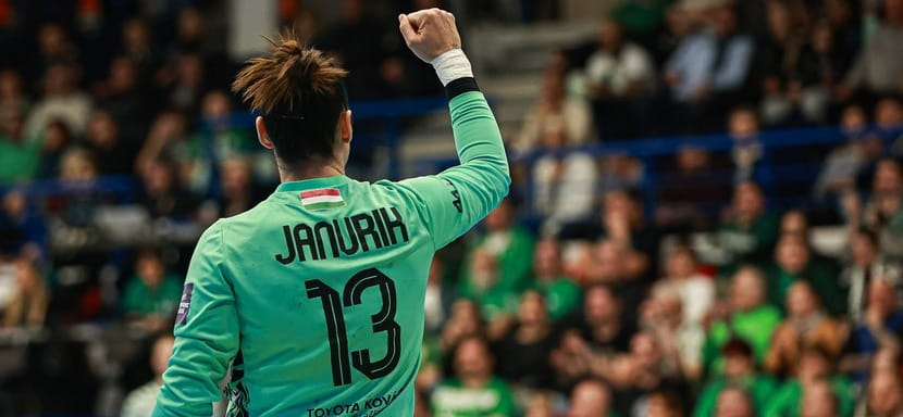 "Корона" из Брашова объявила о подписании вратаря Кинги Янурик и левой крайней Евы Керекеш