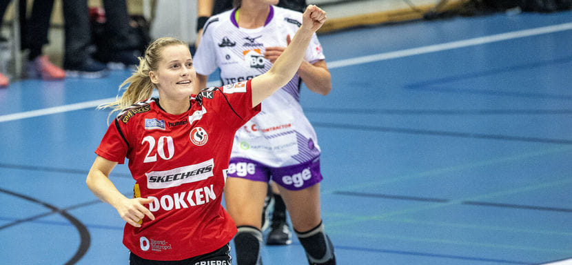 Дания. Правая крайняя "Эсбьерга" и сборной Норвегии Марит Якобсен пропустит около трех месяцев из-за травмы руки