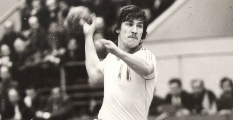 Болельщикам предложено определить лучшего белорусского гандболиста всех времен. Журналисты выбрали Александра Каршакевича