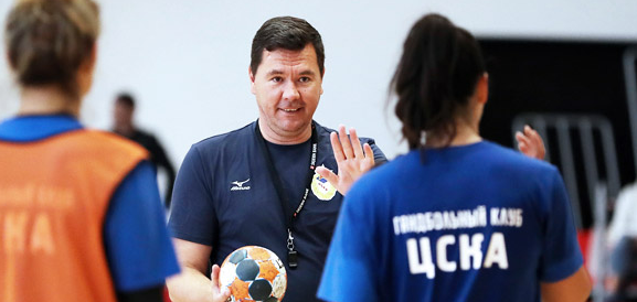 Ян Лесли: "Россияне очень требовательны. Самая большая разница между ними и нами — то, что они тренируются намного больше"