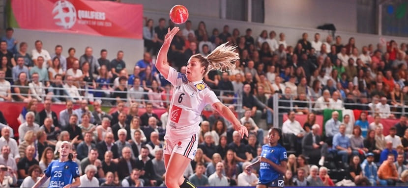 ЧЕ-2024. Левая крайняя сборной Франции Клоэ Валентини стала автором лучшего гола в последнем туре (ВИДЕО)