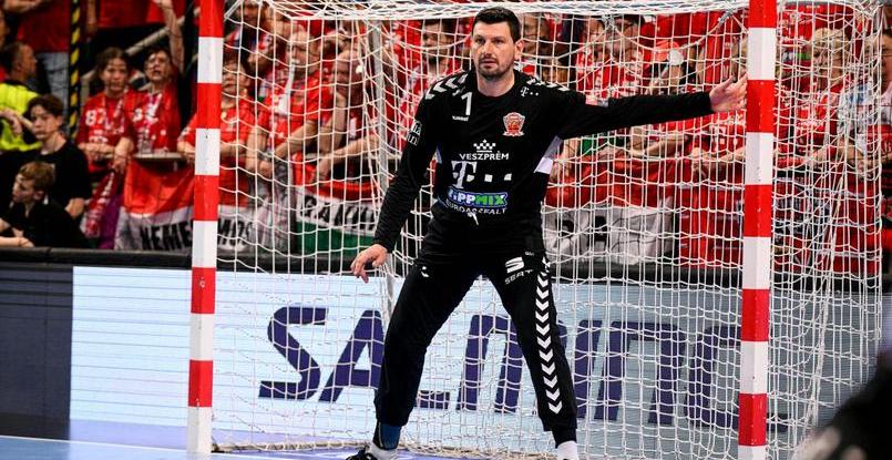 Венгрия. Арпад Штербик: "У "Веспрема" богатая история, приятно обойти выдающихся голкиперов Перича, Фазекаша и других"