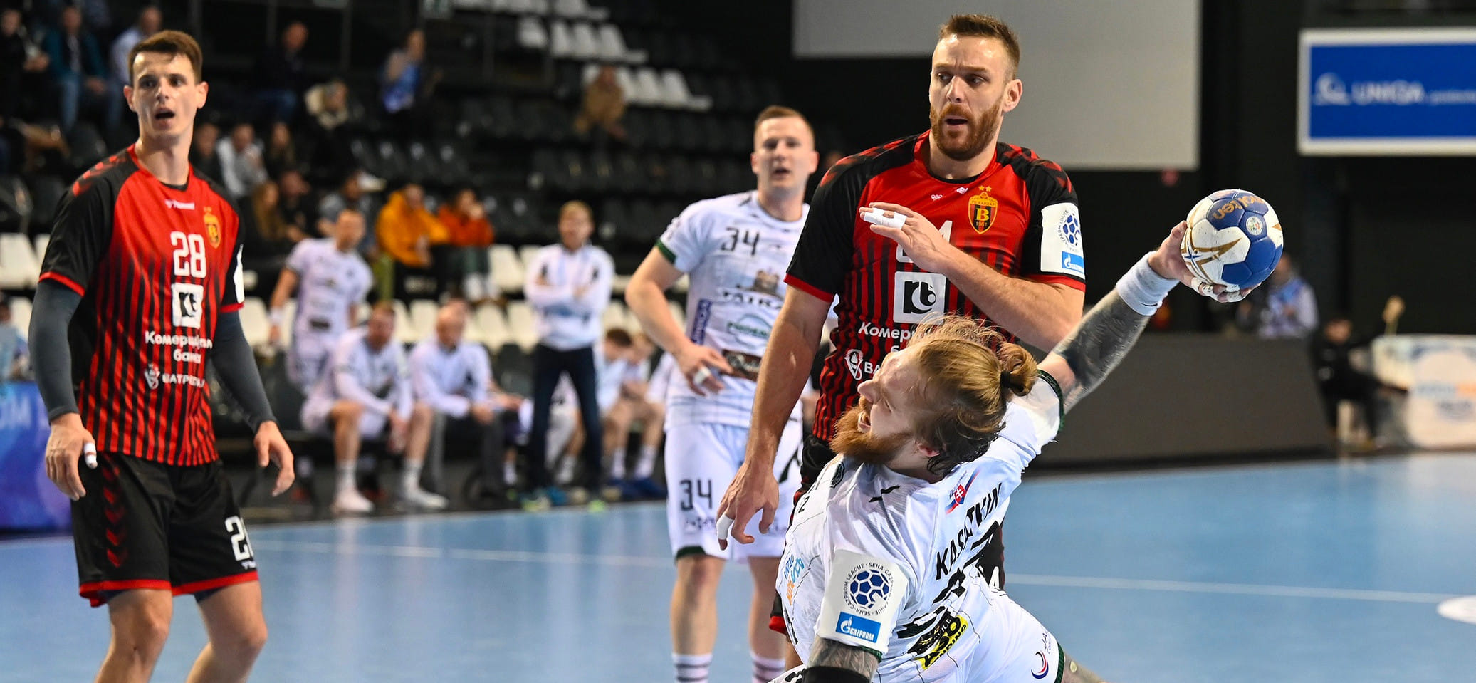 SEHA-Gazprom League. Дивизион "Юг". Несмотря на результативную игру Оливера Рабека, "Татран" Касаткина и Царапкина уступил "Вардару"