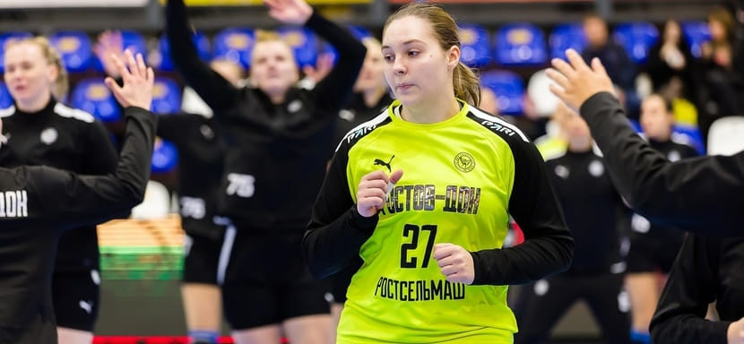 Россия. Анастасия Казьменко: "Особенность момента в том, что значок "Мастер спорта" вручали в родных стенах при тёплой поддержке болельщиков"