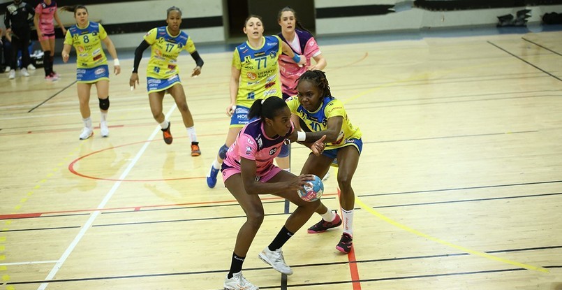 "Мец", "Брест" и "Шамбре" вышли в полуфинал женского Кубка Франции