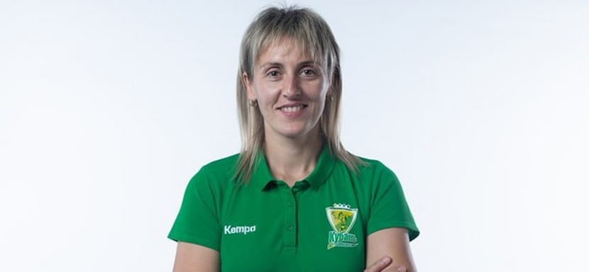 Ирина Смирнова: "Первый выезд за границу был на Кипр. Там впервые увидела аквапарк — кума с лёгкостью скатилась с горки, а я испугалась и спустилась по лестнице"