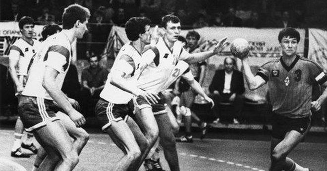 Беларусь. Александр Мосейкин: "Современный гандбол беспорядочен. Очень много брака. Мы себе такого не позволяли"