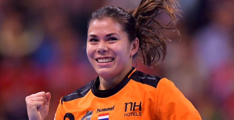 Франция. Голландская левая крайняя Мартине Смеетс перешла из норвежского "Мольде" в "Мец", где сыграет до конца сезона