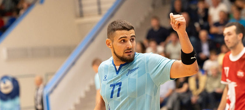 Алексей Чирков: "Слава Бохан взял наставничество по игре в обороне. Он и Витя Зайцев — профильные защитники, помогают нам, менее опытным"