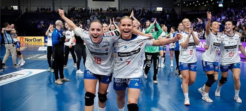 В гавань Тора заходили корабли. Всё, что вы хотели знать о Фарерских Островах, но боялись спросить