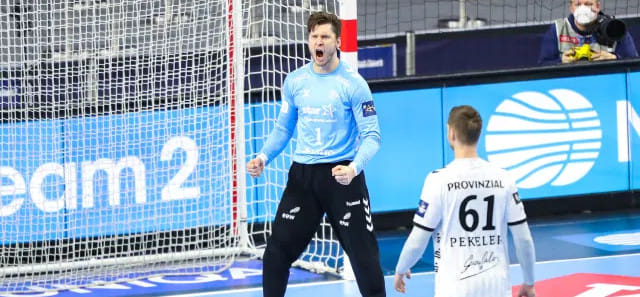 Лига чемпионов. Сэйв датского голкипера "Киля" Никласа Ландина назван лучшим в ответных матчах 1/4 финала (ВИДЕО)