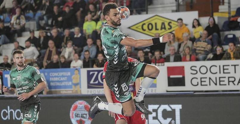 Кубок ЕГФ. Первый матч 1/4 финала между "Сен-Рафаэлем" и "Порту" завершился вничью