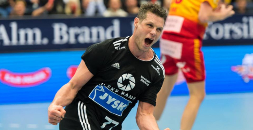Дания. 40-летний линейный "Бьеррингбро" Микаэль Кнудсен продлил контракт с клубом еще на сезон