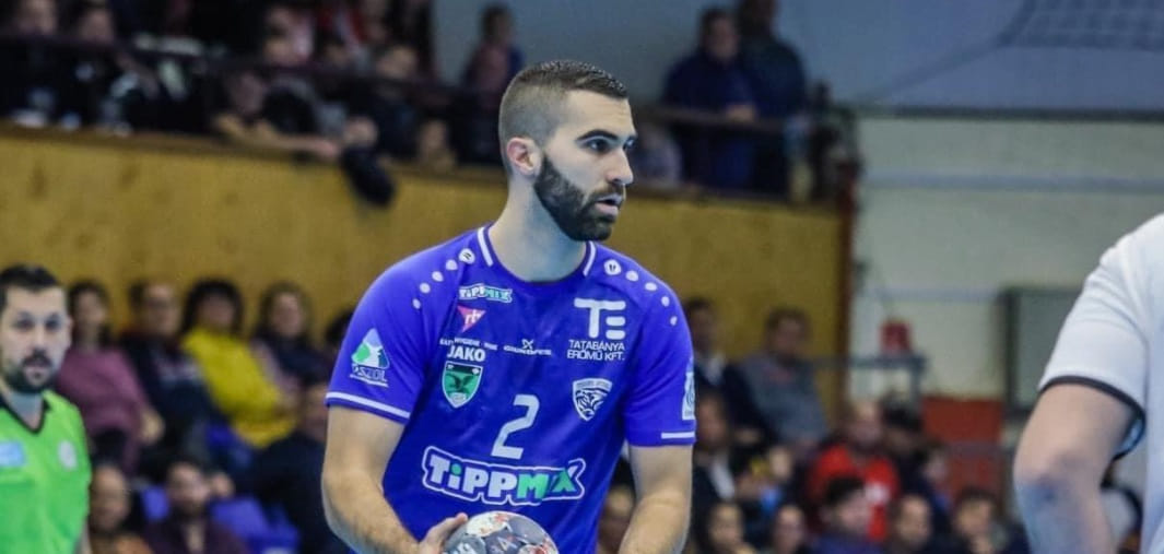 Балканы. Черногорский полусредний Милош Божович после расторжения контракта с "Загребом" вернулся в венгерскую "Татабанью"