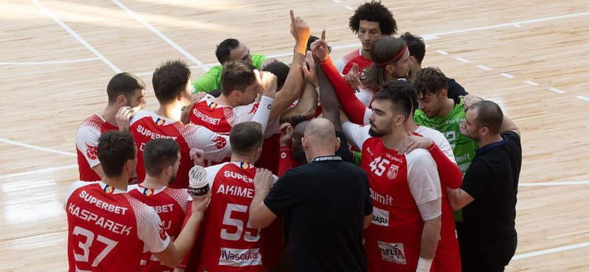 Бухарестское "Динамо" обыграло команду "Байя-Маре" и в восьмой раз завоевало Суперкубок Румынии
