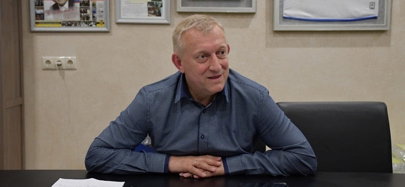 Виктор Поладенко: "Реальный договор Татаринцев подписал лишь один — в Ставрополе, с командой "Виктор". Это подтвердил и сам гандболист"