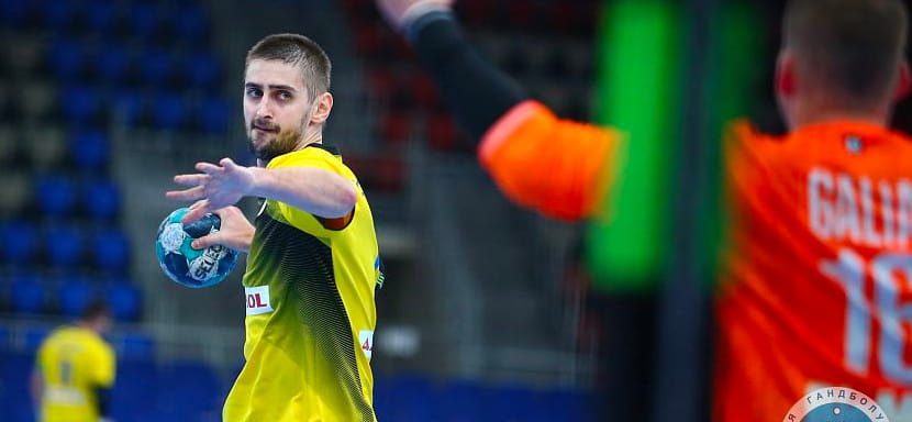 Украина. Левый полусредний "Мотора" и национальной сборной Александр Тильте выбыл из игры из-за повреждения на тренировке