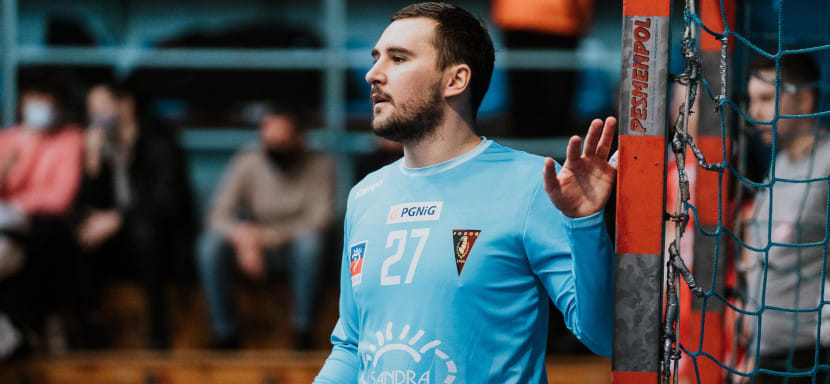 Польша. "Погонь" и 29-летний сербский вратарь Лука Арсенич по обоюдному согласию расторгли контракт. Гандболист возвращается в "Войводину"