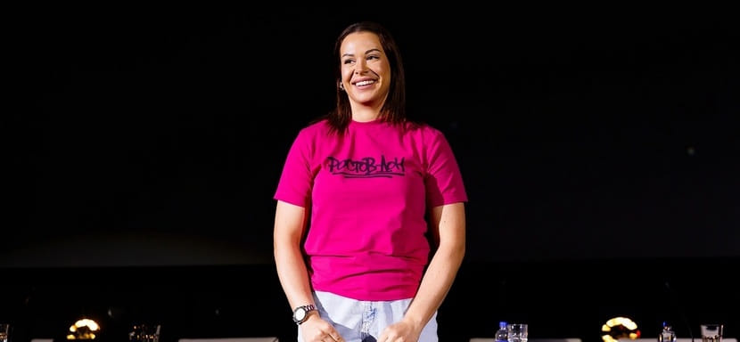 Анастасия Лагина: "Желаю "Ростову" всего наилучшего, а болельщикам продолжать также ярко поддерживать команду" (ВИДЕО)