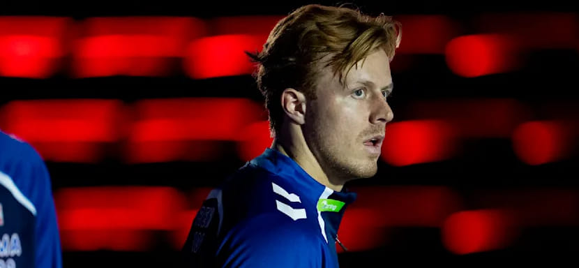 "Больше не хотел слышать, какой я урод и фрик". Лучший бомбардир чемпионата Норвегии отобрал громкоговоритель у фанатов соперника