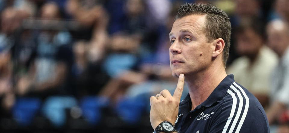 Лига чемпионов. Главный тренер "Пика" Кристиан Карпати: "У нас очень сложная группа, но мы нацелены на выход хотя бы в 1/8 финала"