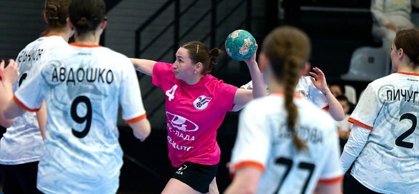 В утешительном турнире за 9-12-е места женского чемпионата России сегодня состоятся матчи в Ижевске и Москве