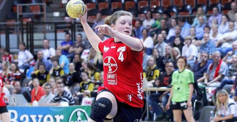 Германия. Линейная Анна Зайдель продлила контракт с "Байером"